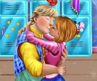Анна и Кристофф целуются 2